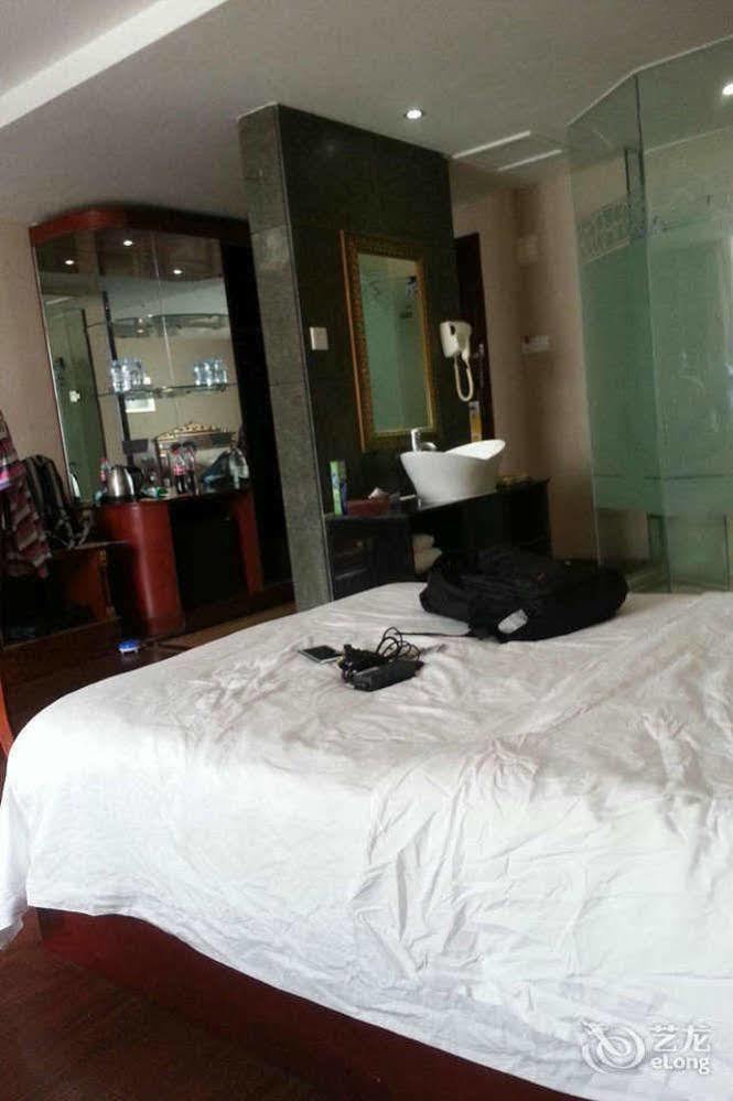Yeste Hotel Nanning Jinhu Square Zewnętrze zdjęcie